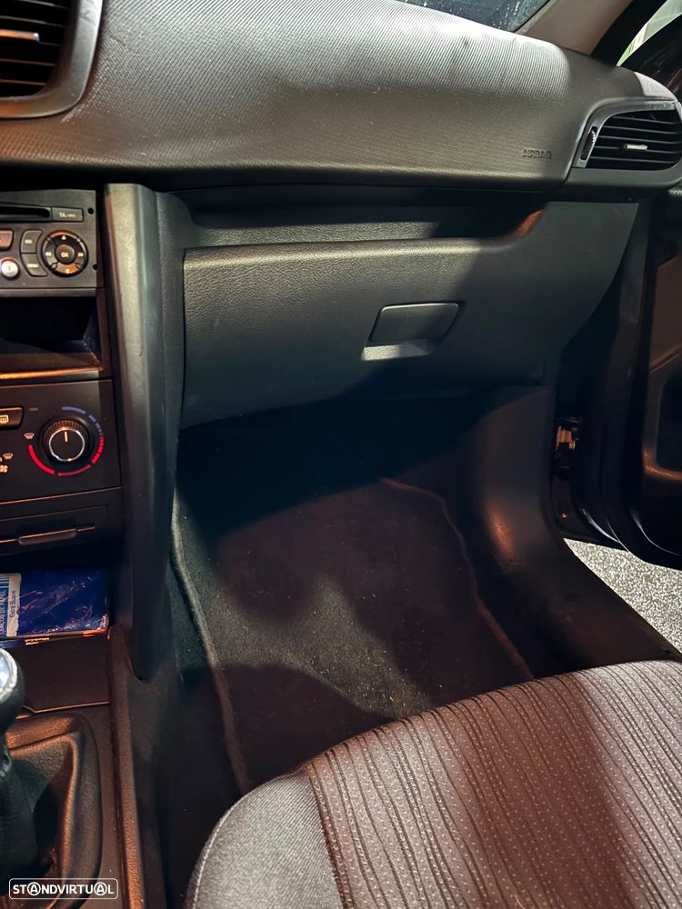 Peugeot 207 SW - 11