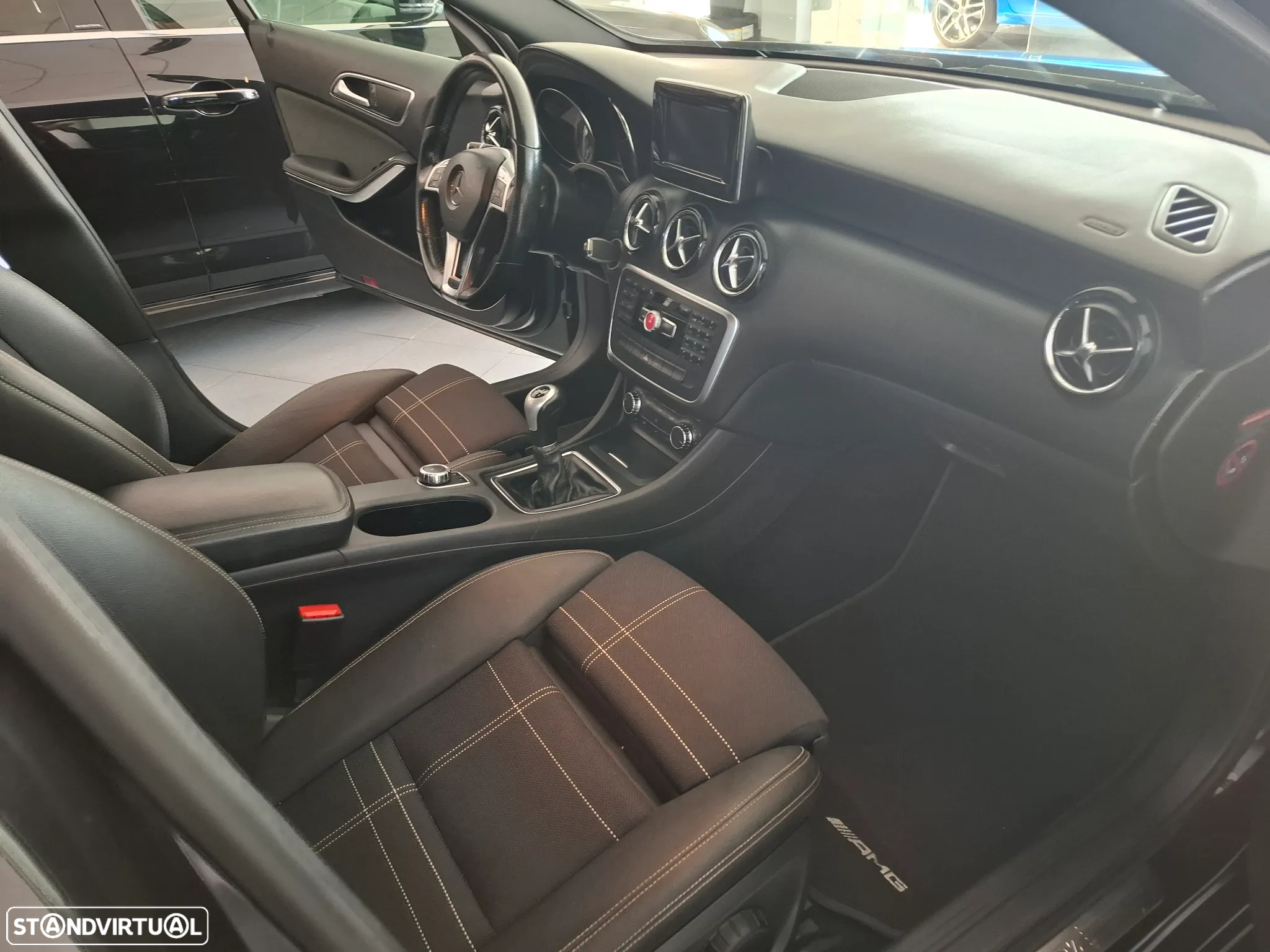 Mercedes-Benz A 180 d AMG Line - 11
