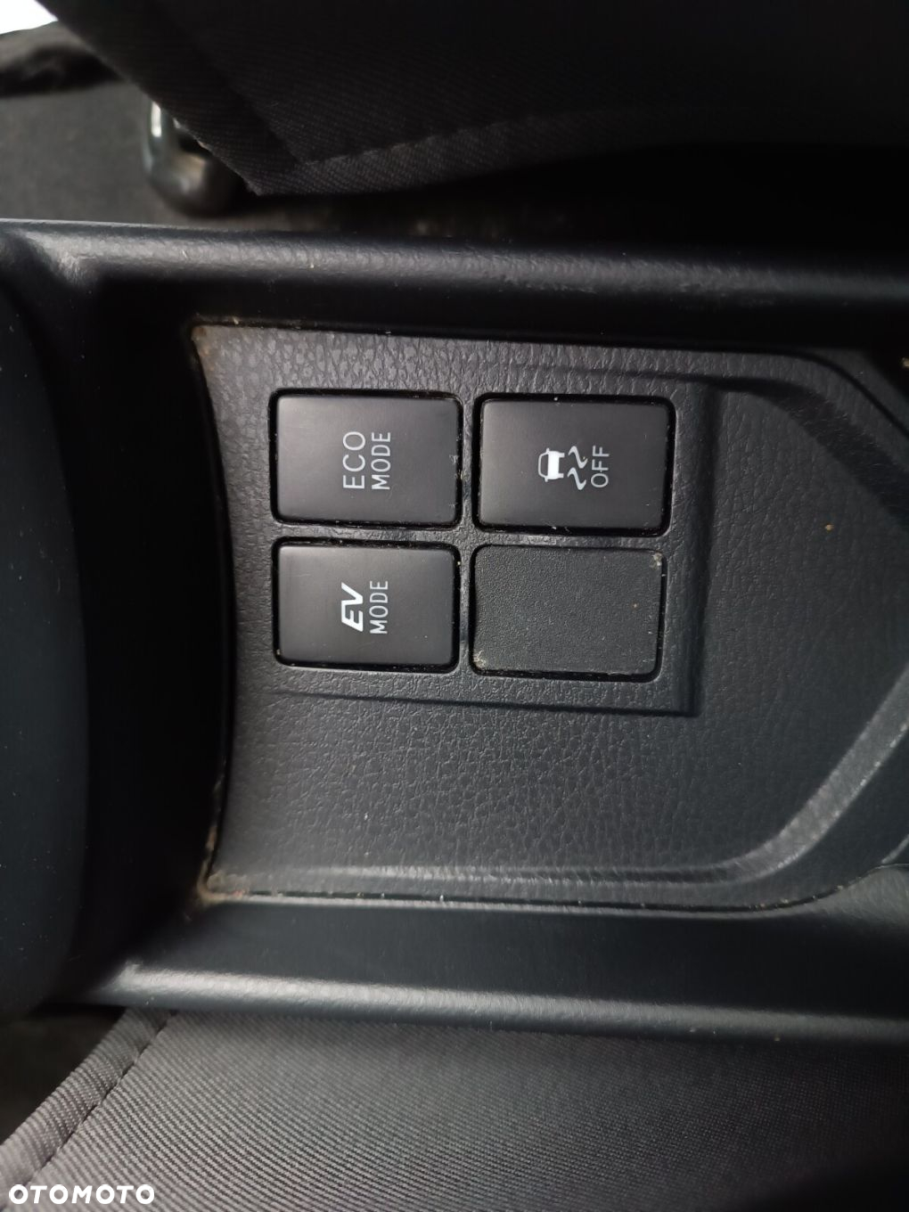 Toyota Yaris Hybrid 100 Active - 27