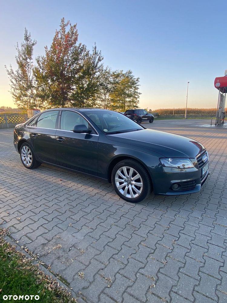 Audi A4 Limousine - 10