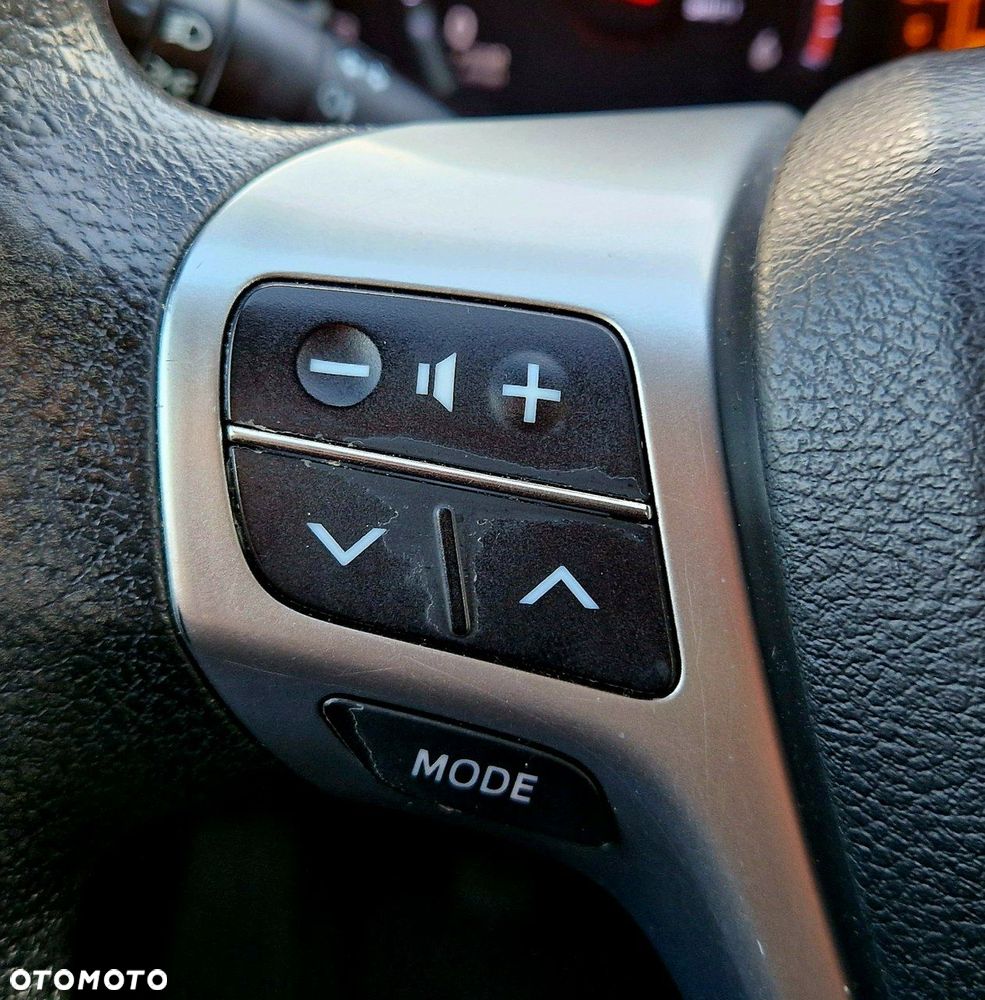 Toyota Avensis 2.0 D-4D Sol - 27