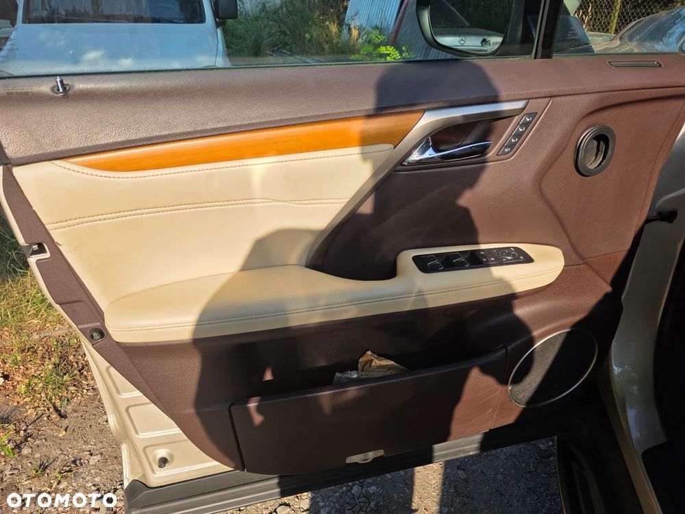 Lexus RX - 11