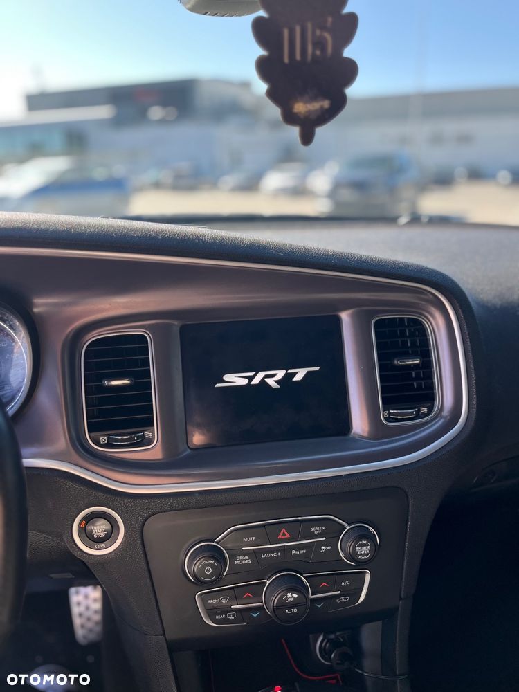 Dodge Charger 6.4 Scat Pack - 26