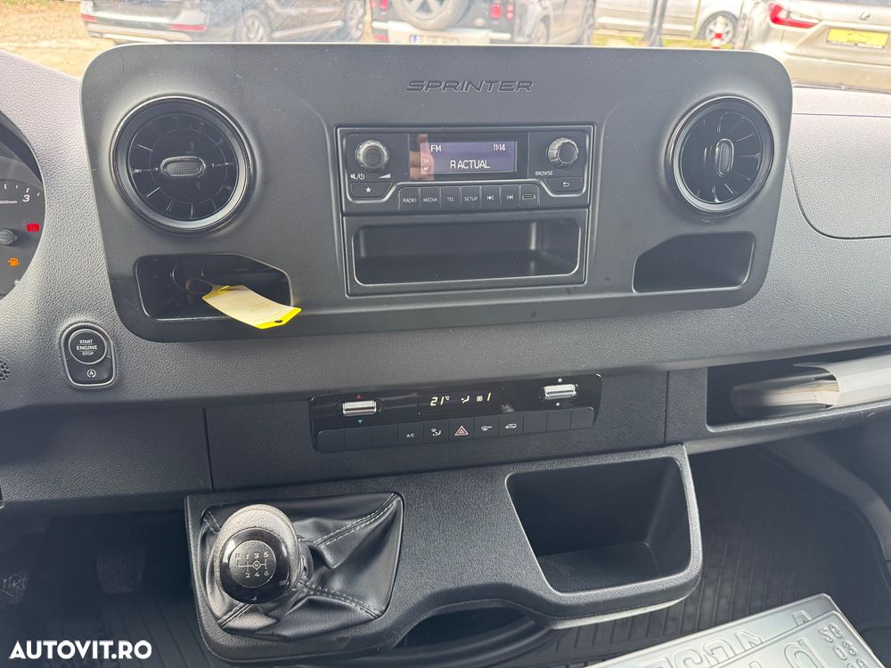 Mercedes-Benz Sprinter - 14