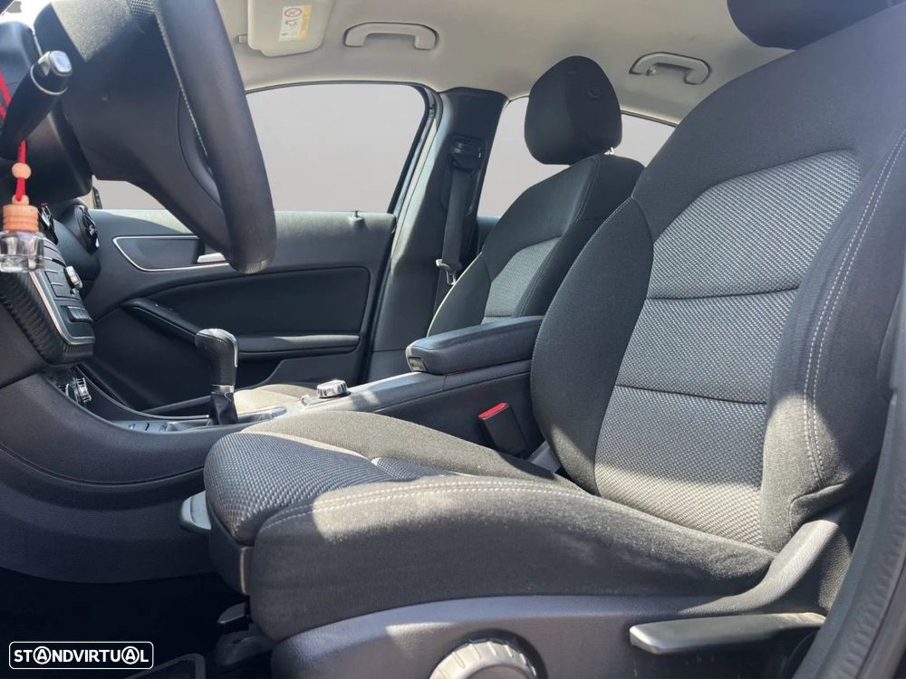 Mercedes-Benz GLA 200 d Urban - 9