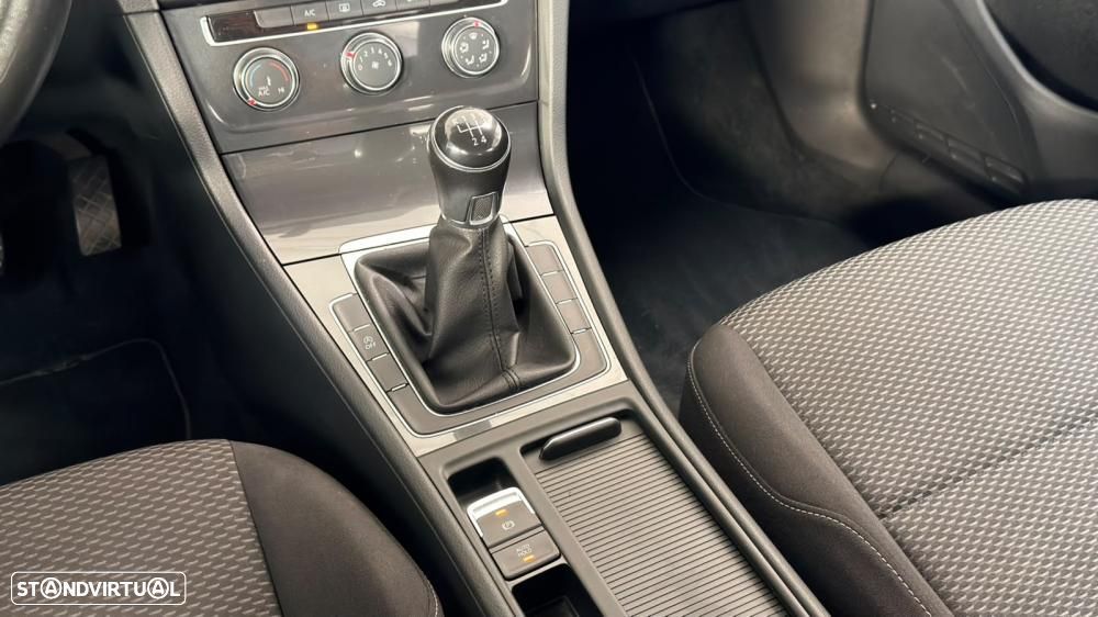 VW Golf 1.6 TDI Trendline - 34