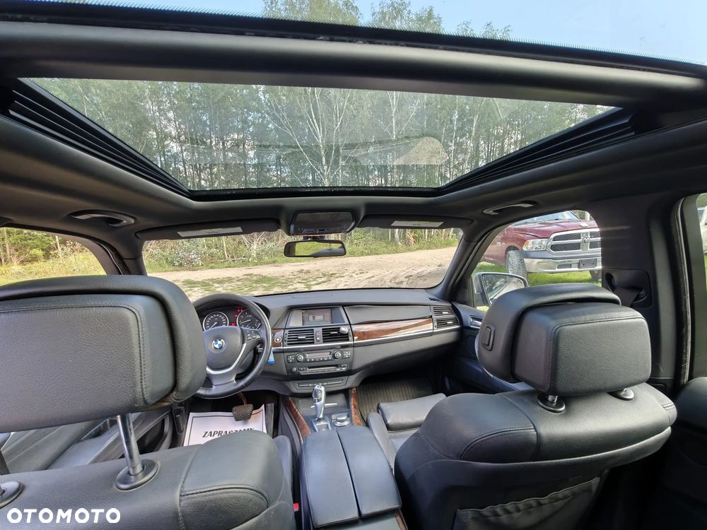 BMW X5 4.8i xDrive - 10