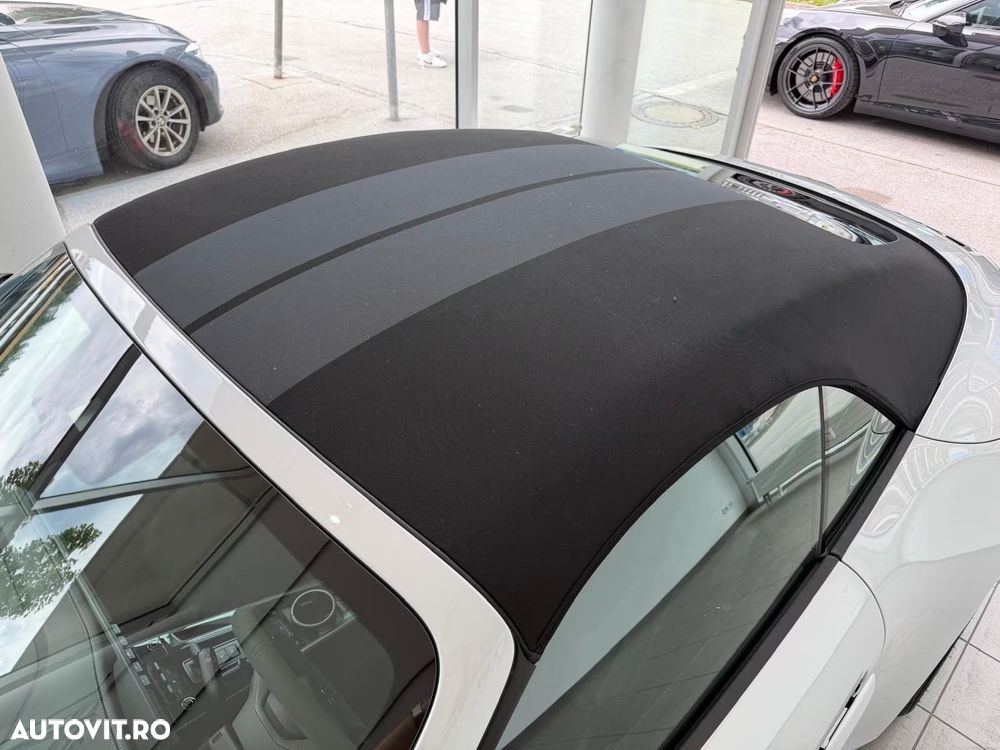 Porsche 911 Carrera 4 GTS PDK - 10