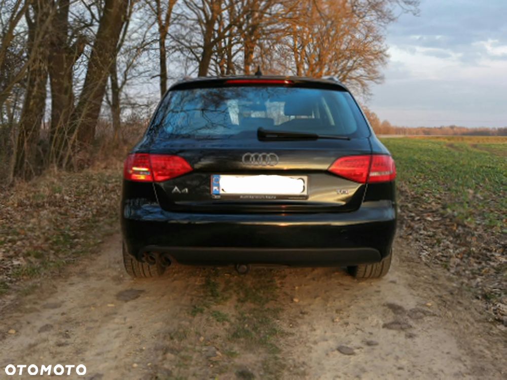 Audi A4 Avant 2.0 TDI - 10