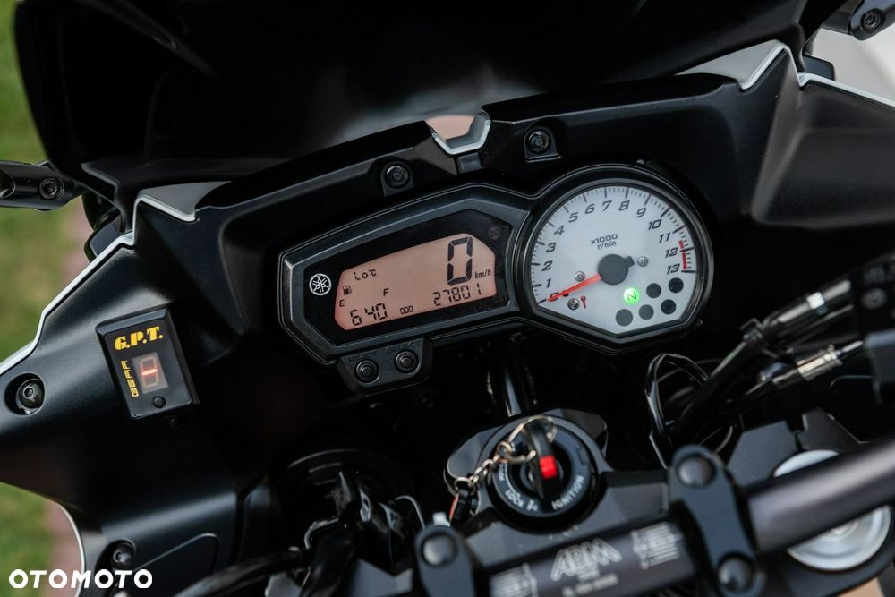 Yamaha FZ - 8