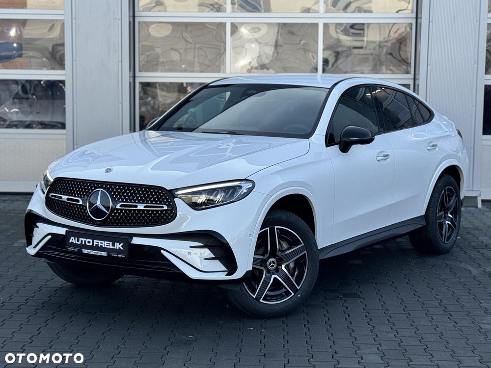 Mercedes-Benz GLC 300 e 4-Matic AMG Line - 2
