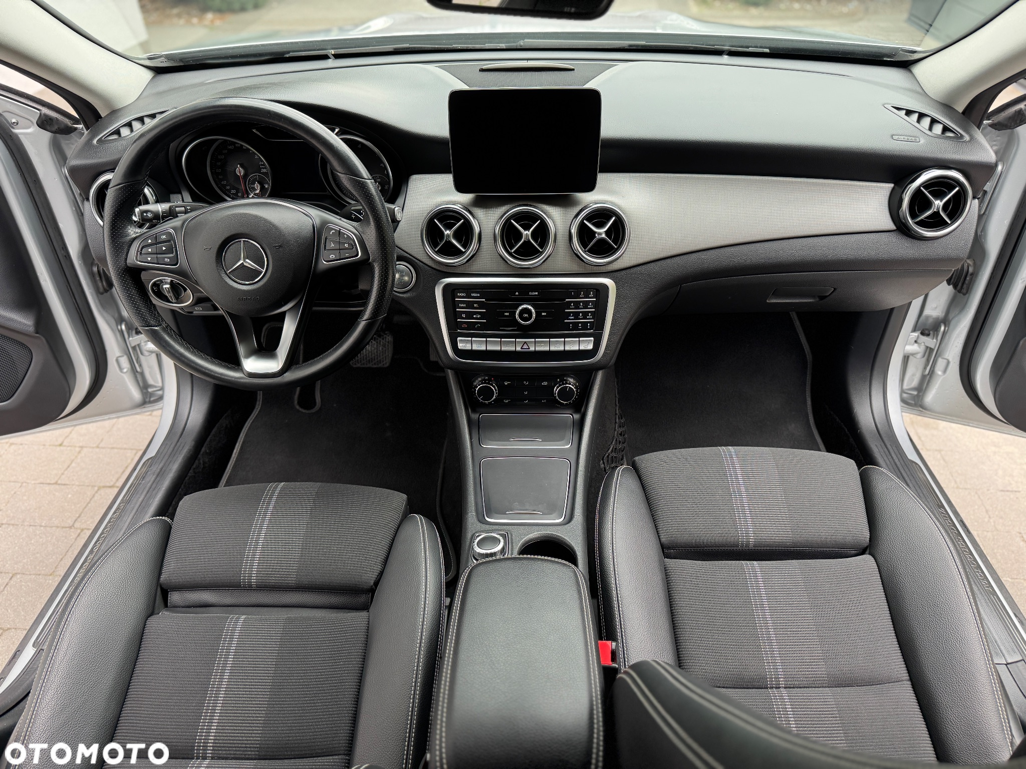 Mercedes-Benz GLA 200 (CDI) d 7G-DCT StreetStyle - 11