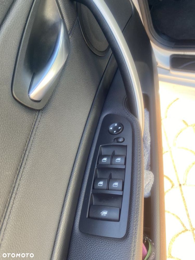 BMW Seria 1 123d Edition Sport - 12