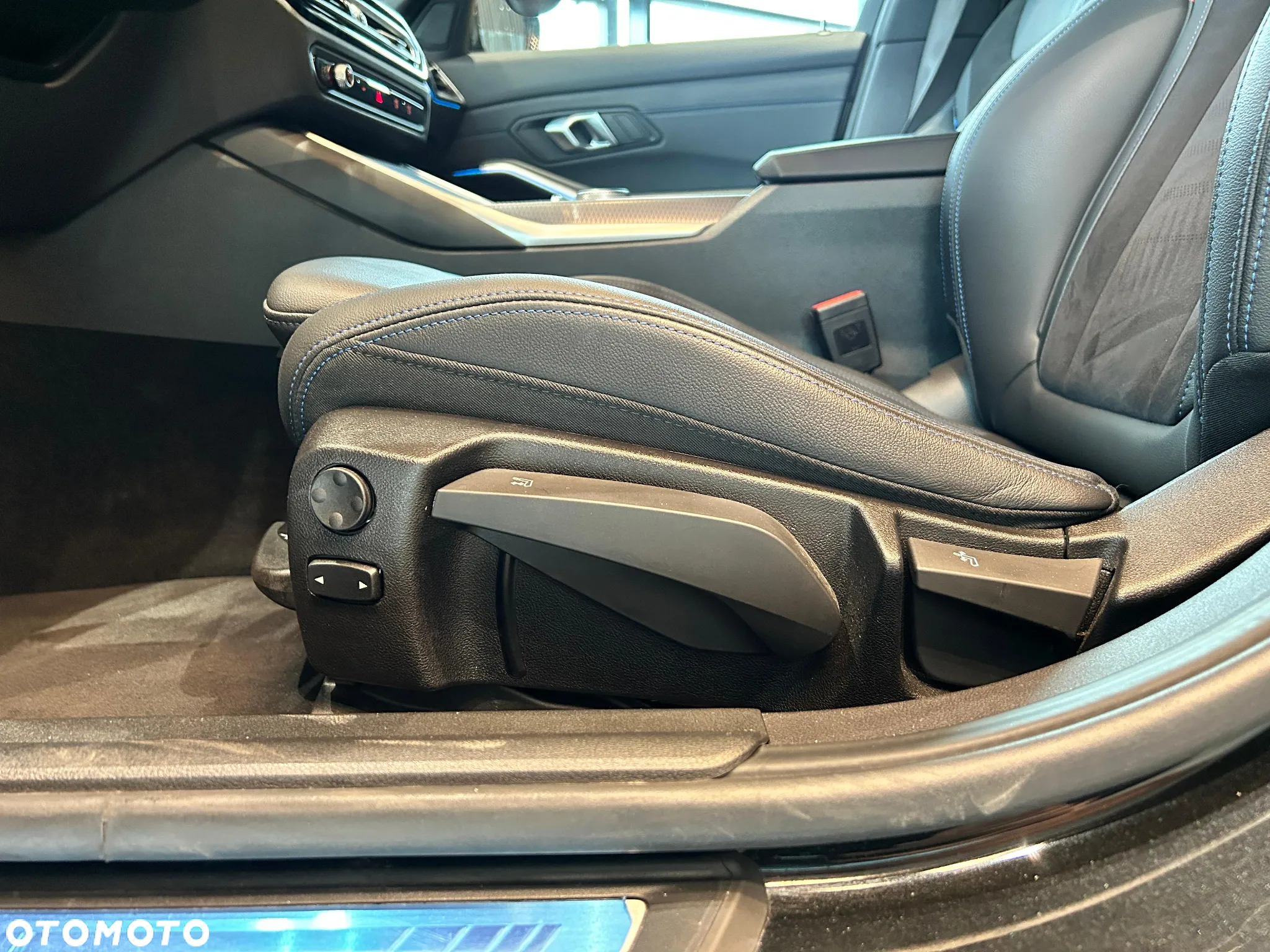 BMW Seria 3 318d M Sport - 24