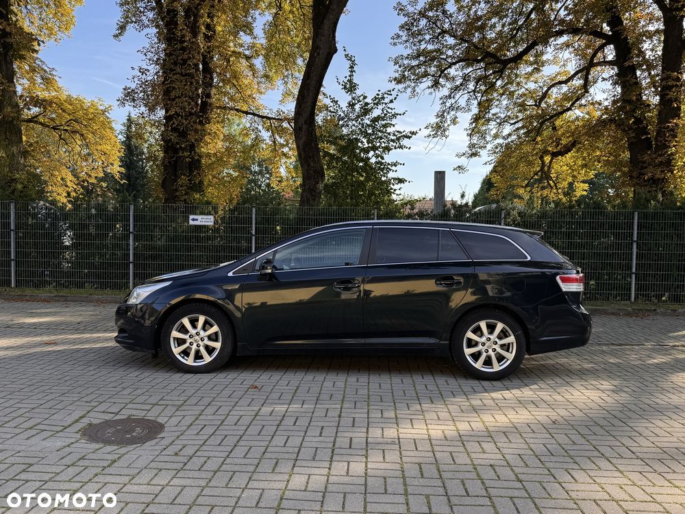Toyota Avensis - 2