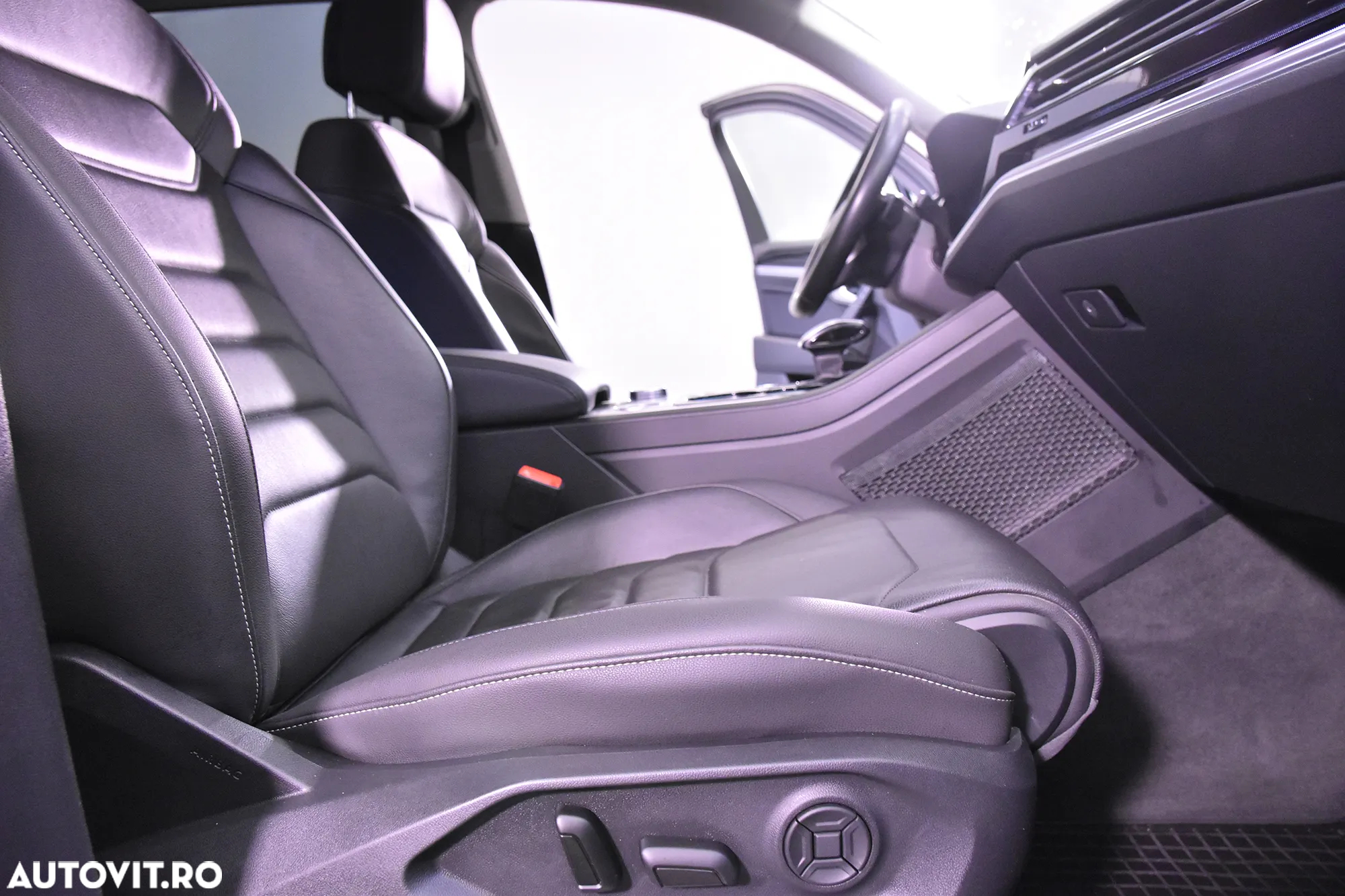 Volkswagen Touareg - 11