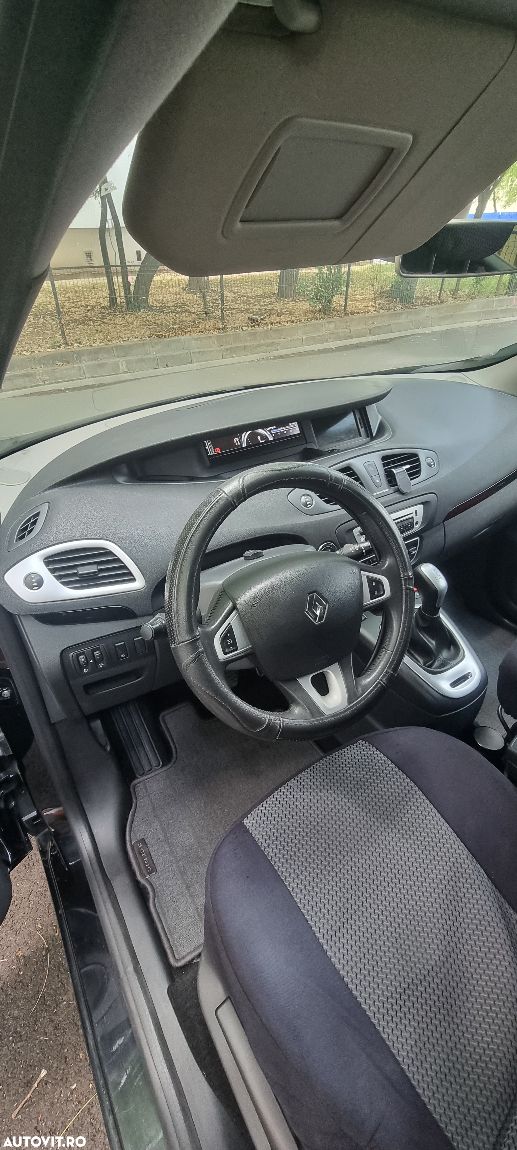 Renault Scenic - 17