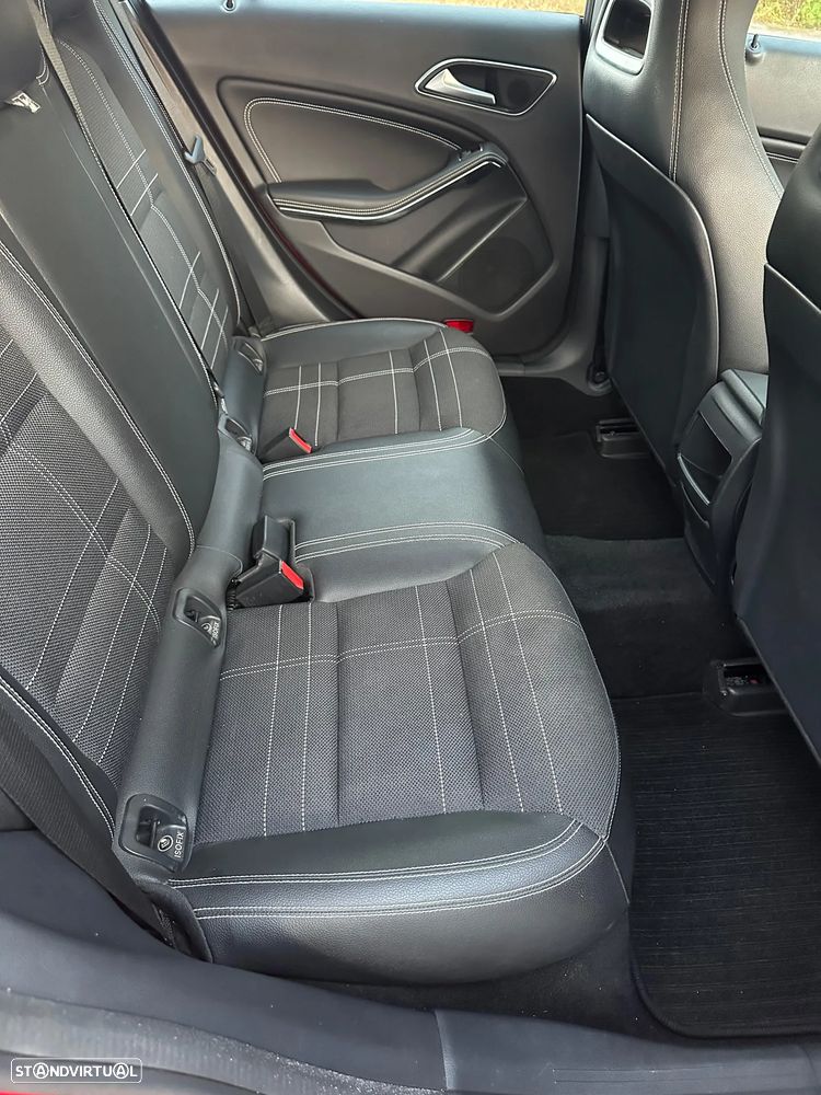 Mercedes-Benz CLA 180 d Urban - 32