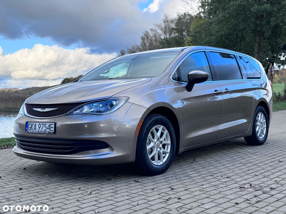 Chrysler Pacifica - 2