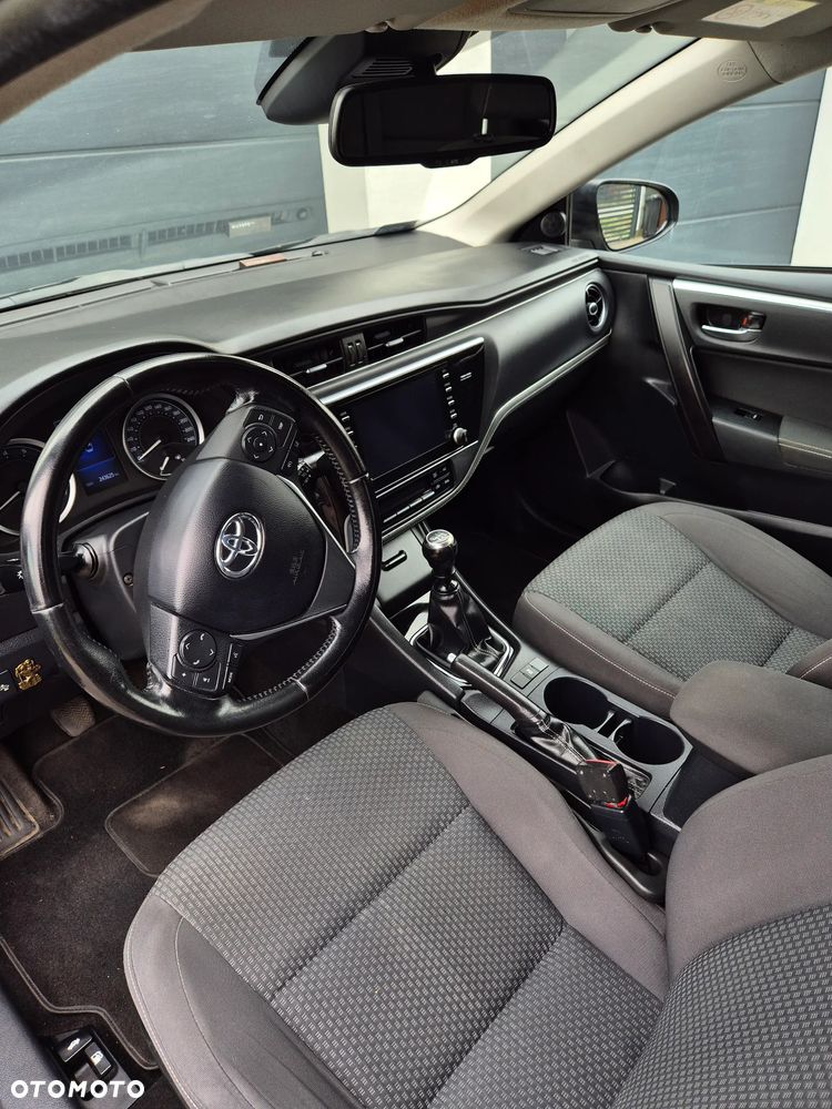 Toyota Corolla 1.6 Executive - 13