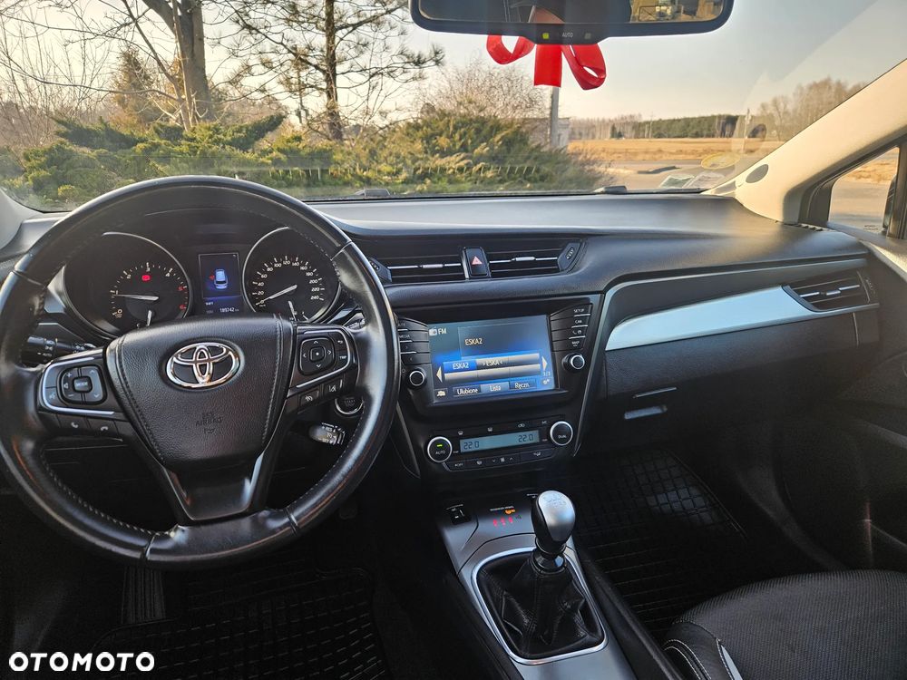 Toyota Avensis 2.0 D-4D Premium - 30