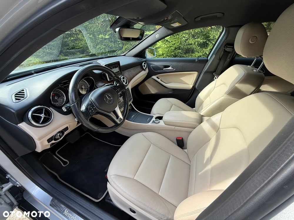 Mercedes-Benz GLA 250 4-Matic - 12