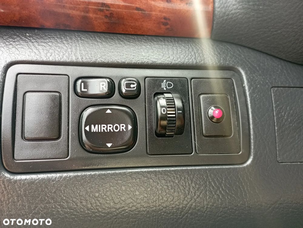 Toyota Avensis 2.0 VVT-i Sol - 18
