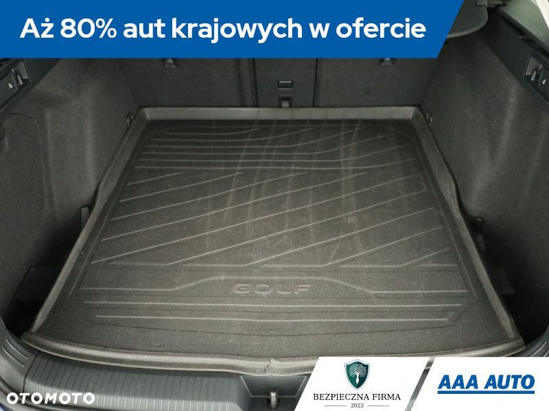 Volkswagen Golf - 10