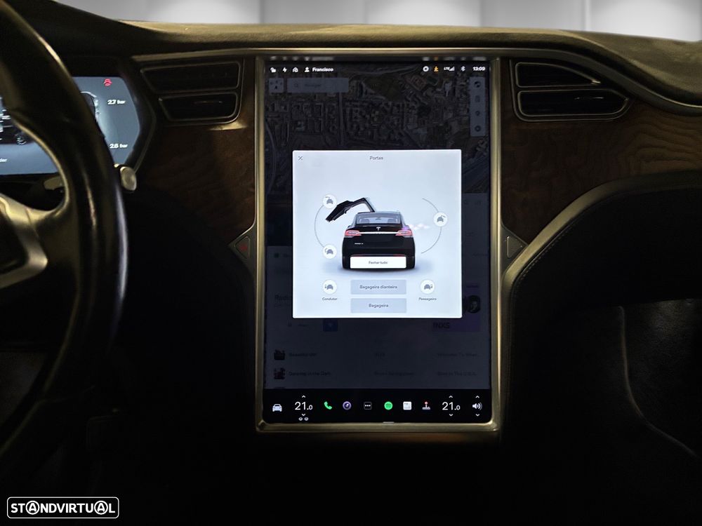 Tesla Model X 90D - 7