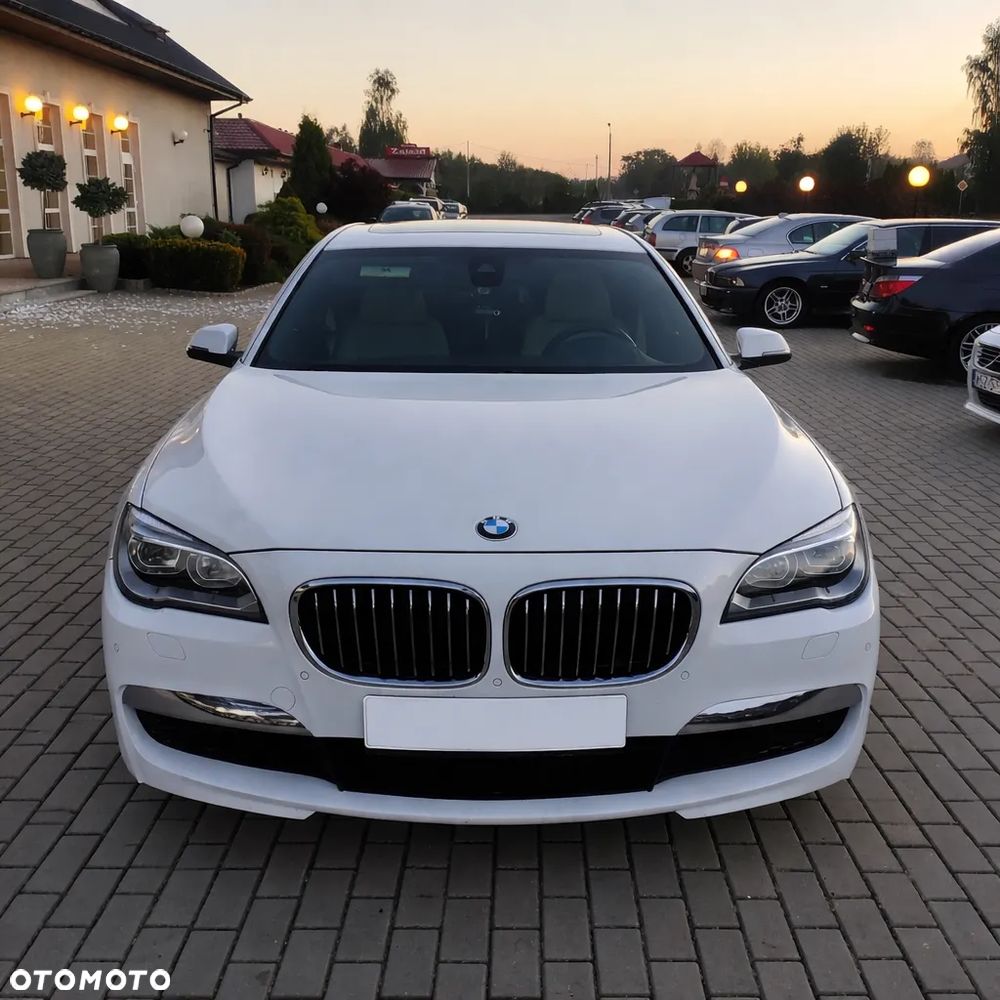 BMW Seria 7 740Li - 3