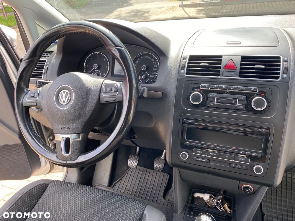Volkswagen Touran 2.0 TDI DPF Comfortline - 10