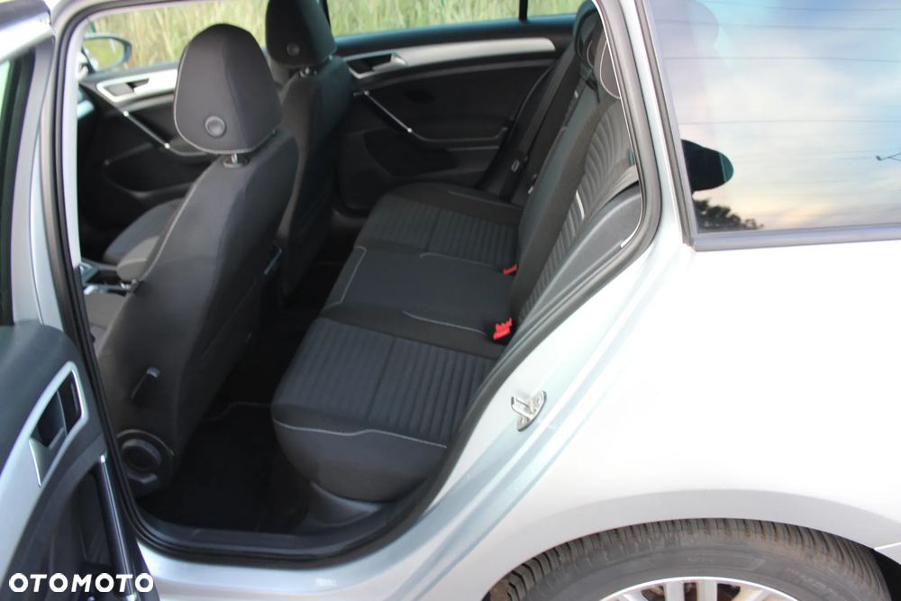 Volkswagen Golf - 14