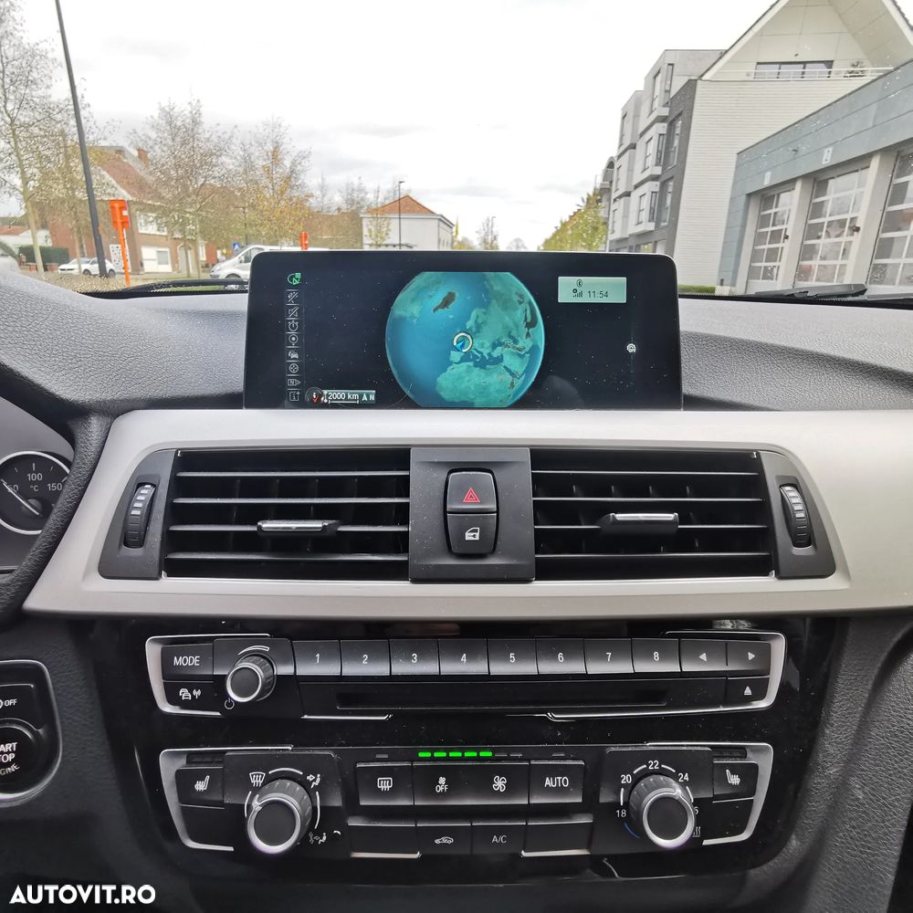 BMW Seria 3 320d Touring Aut. - 6