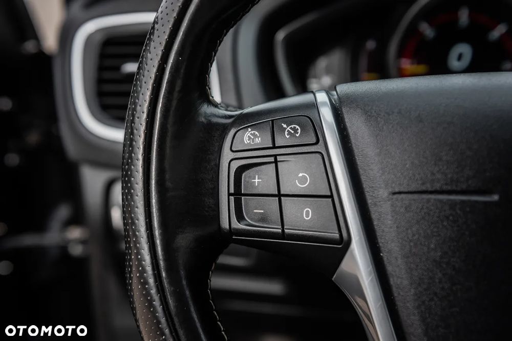 Volvo V40 D2 RDesign - 13