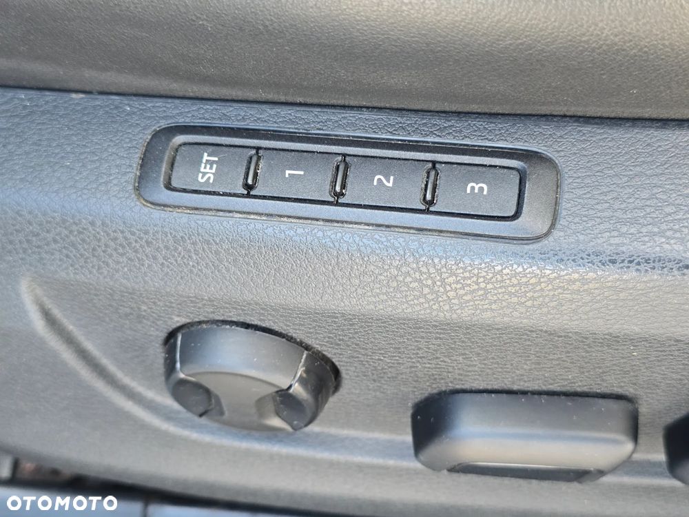 Skoda Superb 2.0 TDI DSG Premium Edition - 15