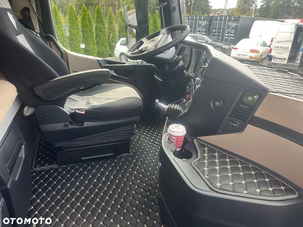 Mercedes-Benz ACTROS - 8