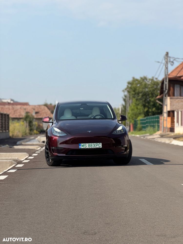 Tesla Model Y - 3