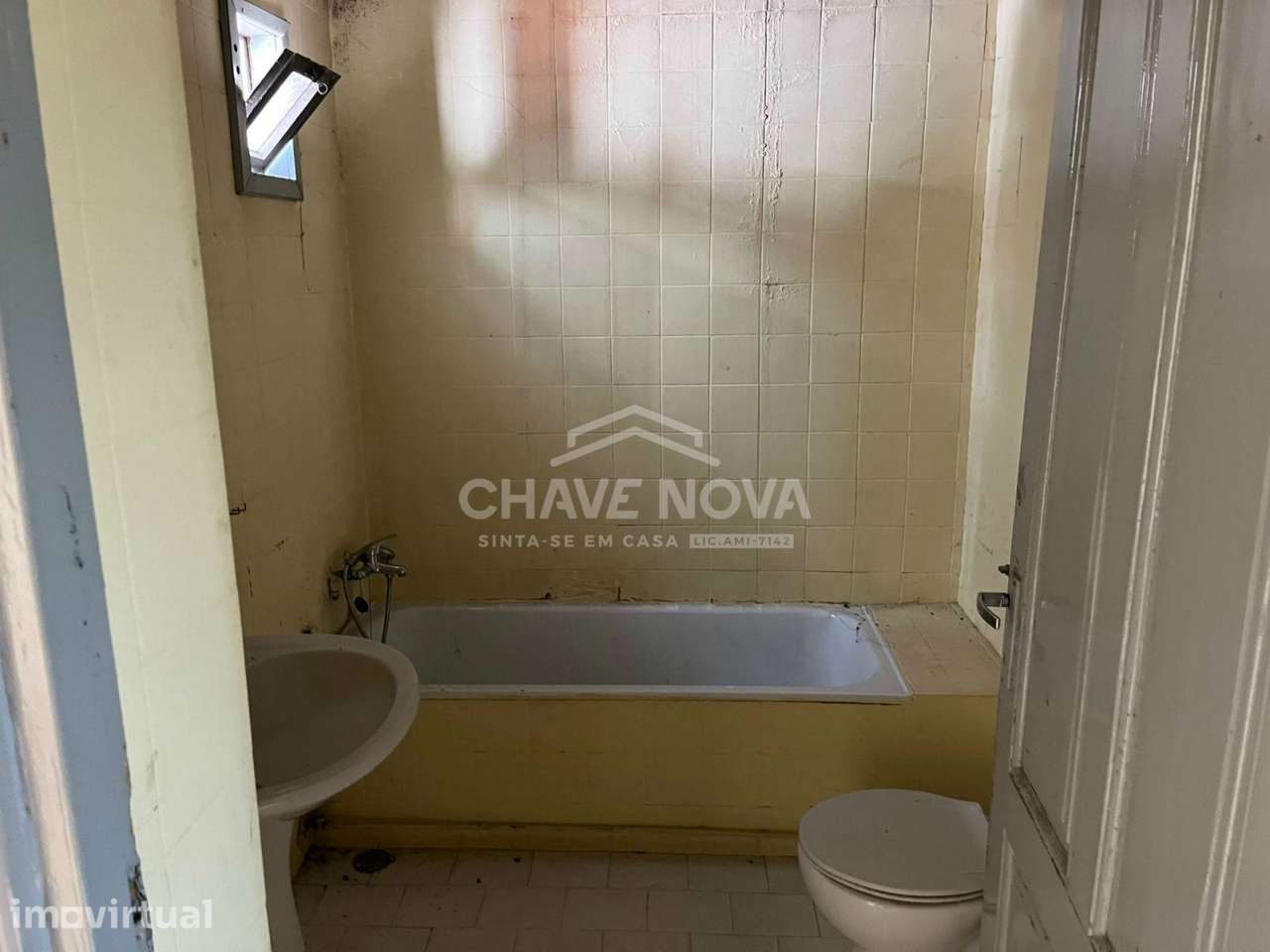 Prédio c/Projecto de Reabilitação no Porto - Grande imagem: 5/13