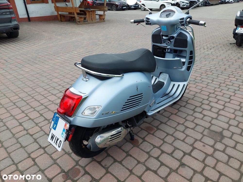 Piaggio Vespa - 4
