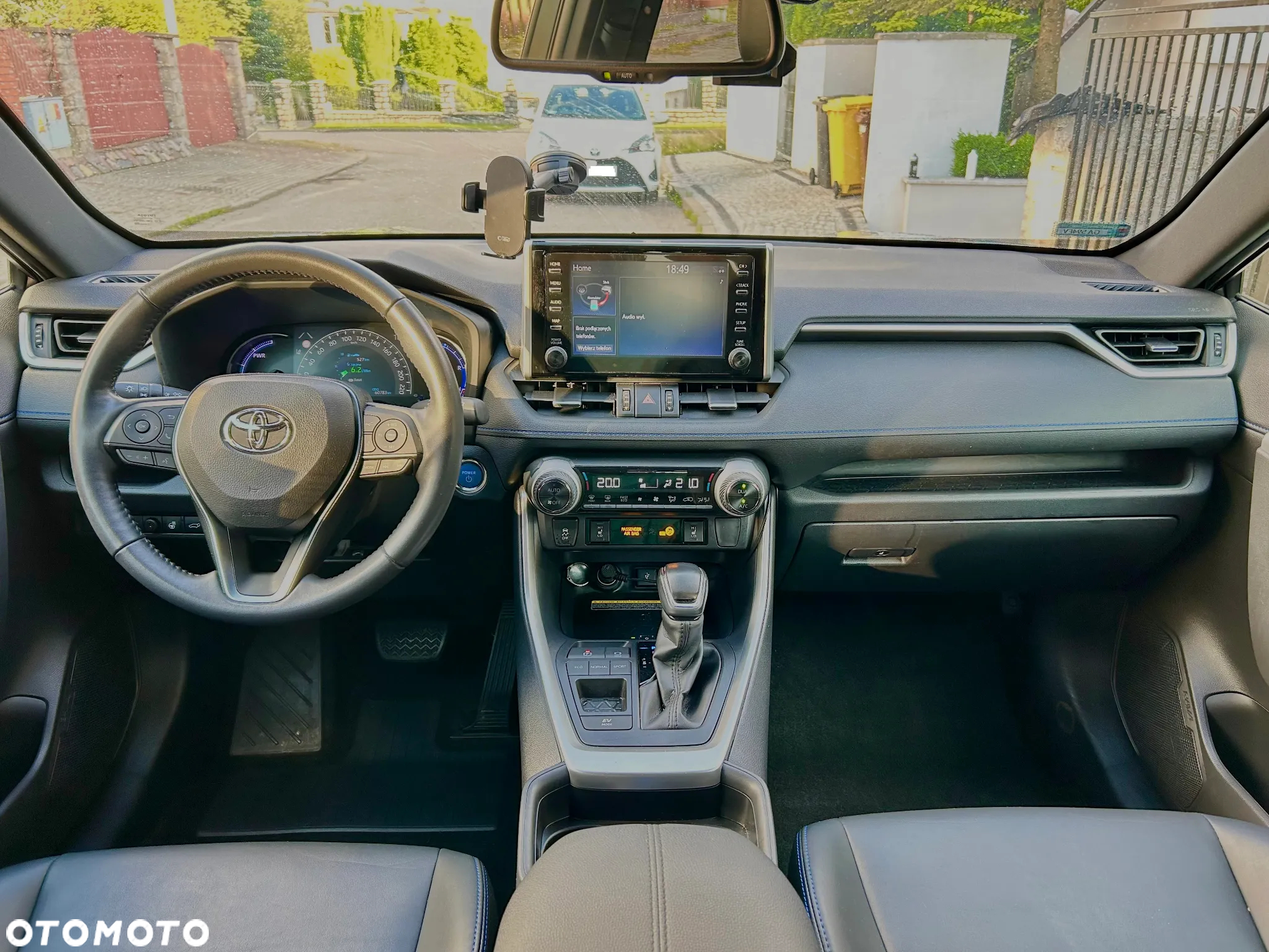 Toyota RAV4 - 8