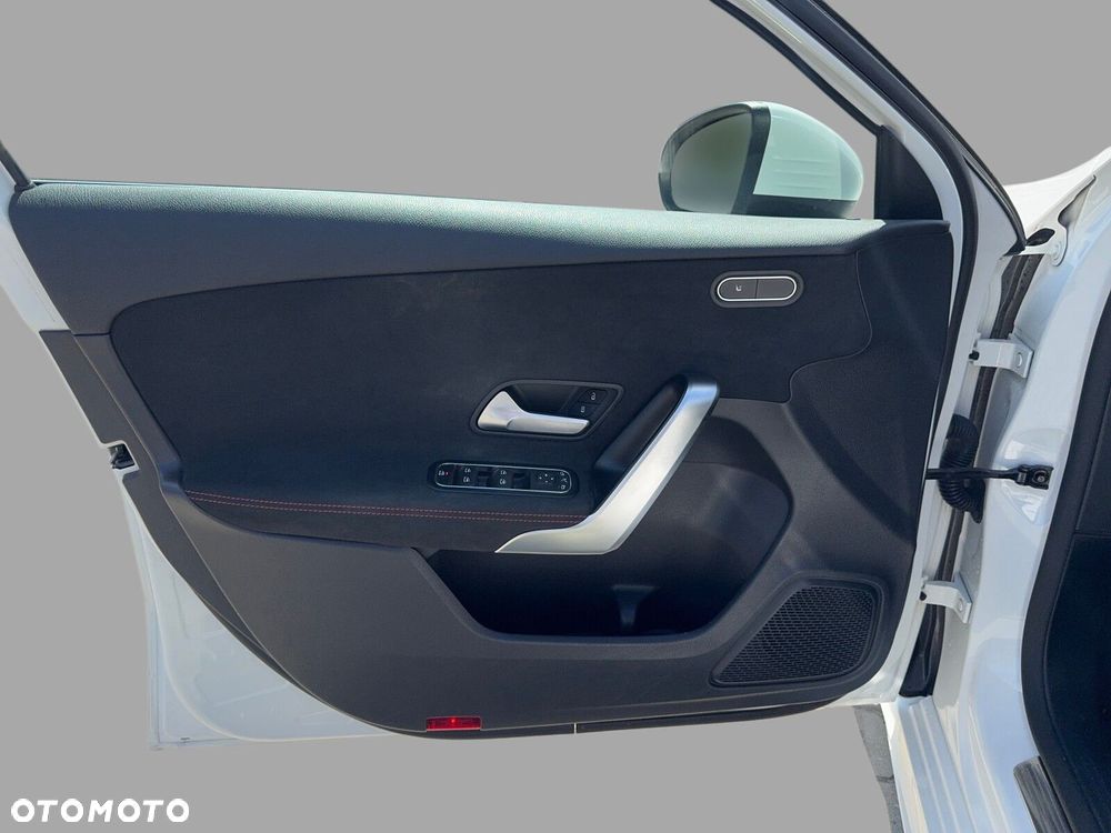 Mercedes-Benz Klasa A 180 AMG Line 7G-DCT - 17