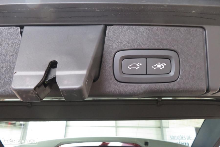 Volvo XC 60 2.0 T6 PHEV Ultimate Dark AWD - 32