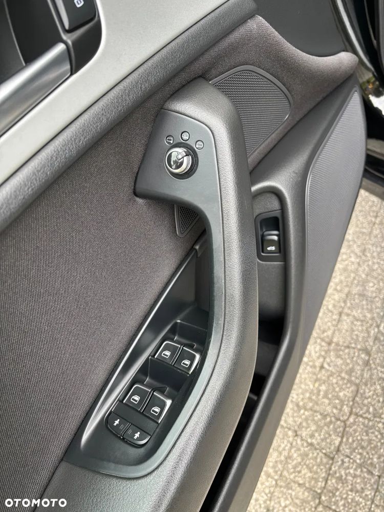 Audi A6 Avant 2.0 TDI Ultra DPF S tronic - 32