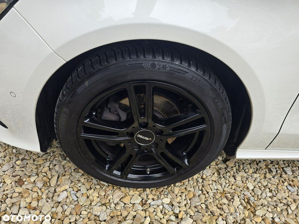 Mercedes-Benz CLA Shooting Brake 180 d - 33