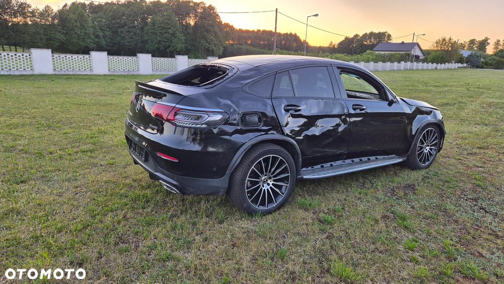 Mercedes-Benz GLC 300 d 4Matic 9G-TRONIC AMG Line - 23