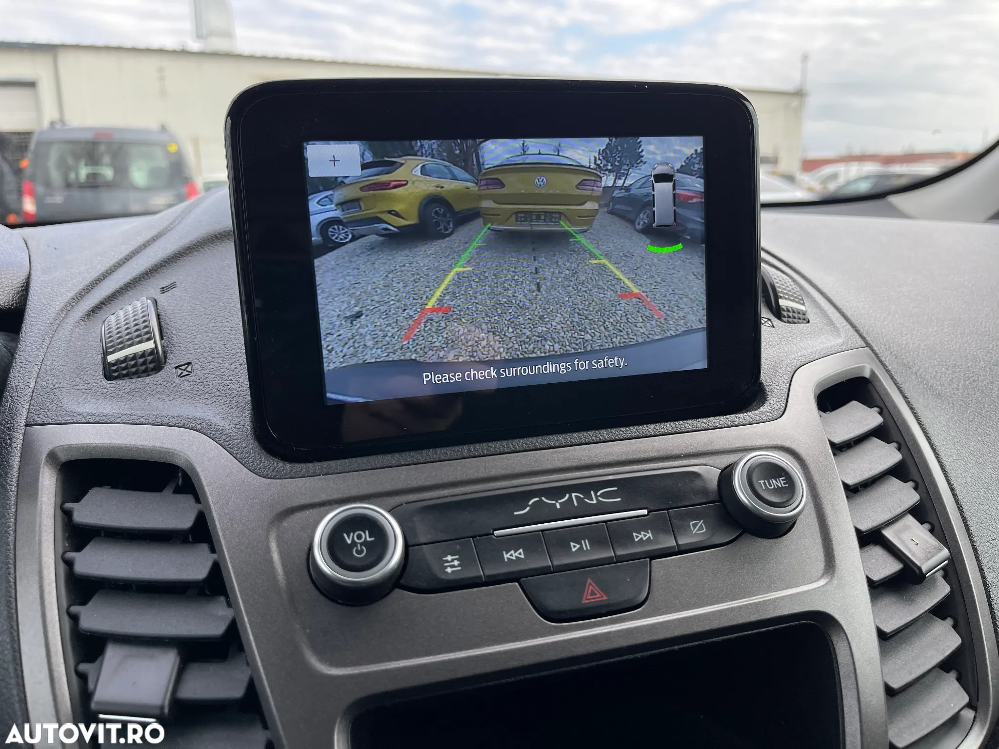Ford Transit Connect - 11