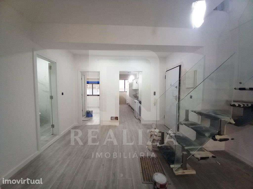Apartamento T3 remodelado duplex com terraço e garagem na Costa da ... - Grande imagem: 4/31