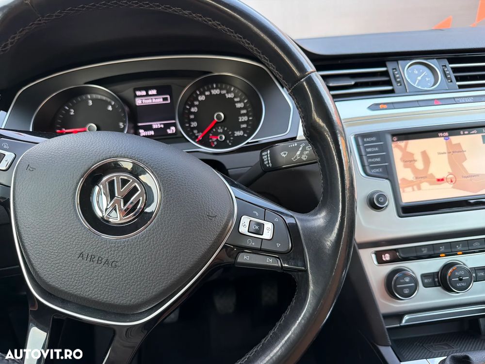 Volkswagen Passat 1.6 TDI Comfortline - 13