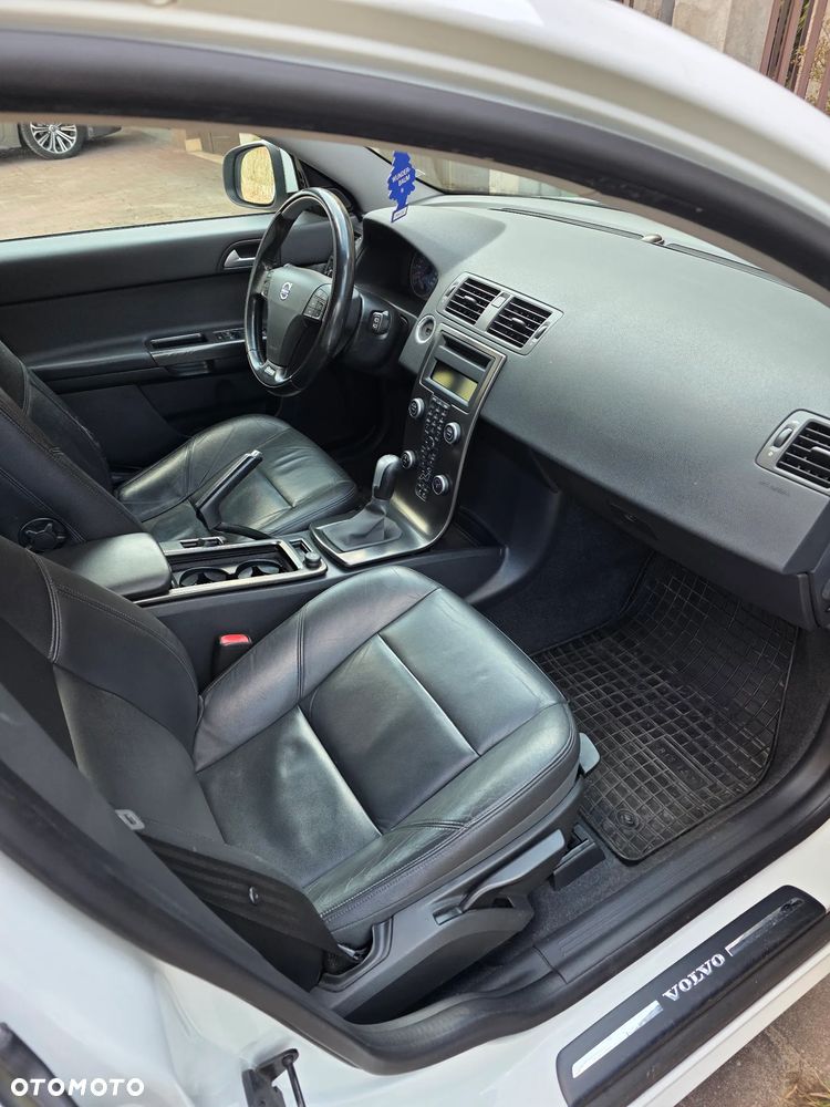 Volvo V50 D2 R-Design - 10