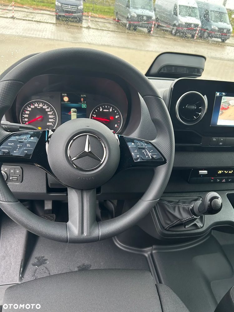 Mercedes-Benz Sprinter - 7